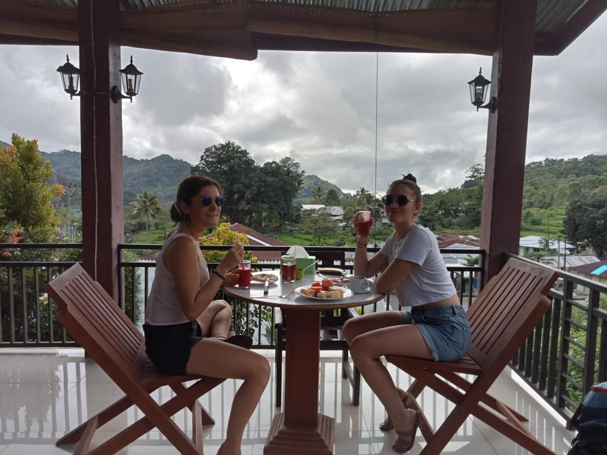 Moni Mahalika Hotel Kelimutu Buitenkant foto