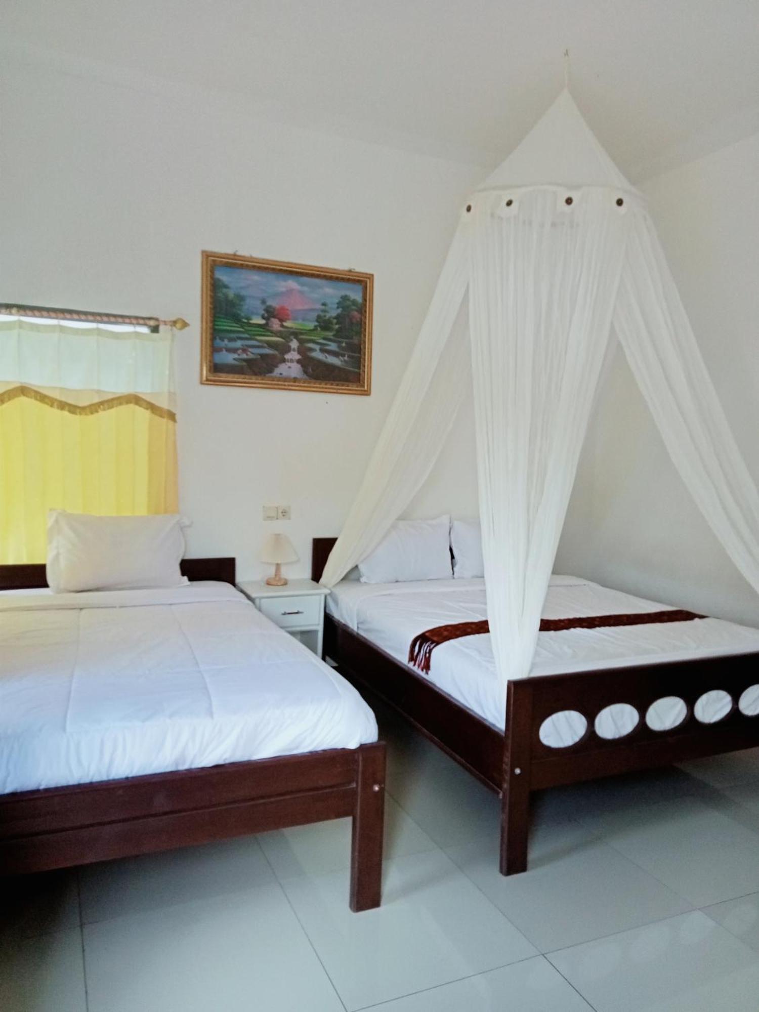 Moni Mahalika Hotel Kelimutu Buitenkant foto