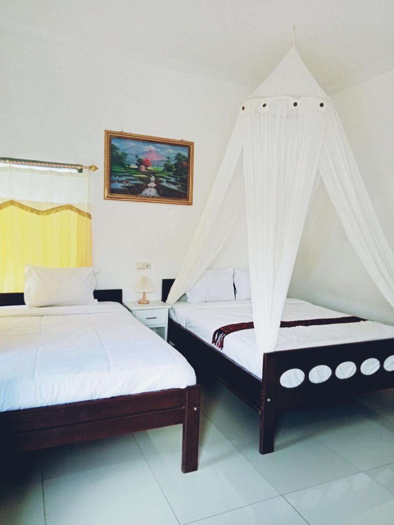 Moni Mahalika Hotel Kelimutu Buitenkant foto
