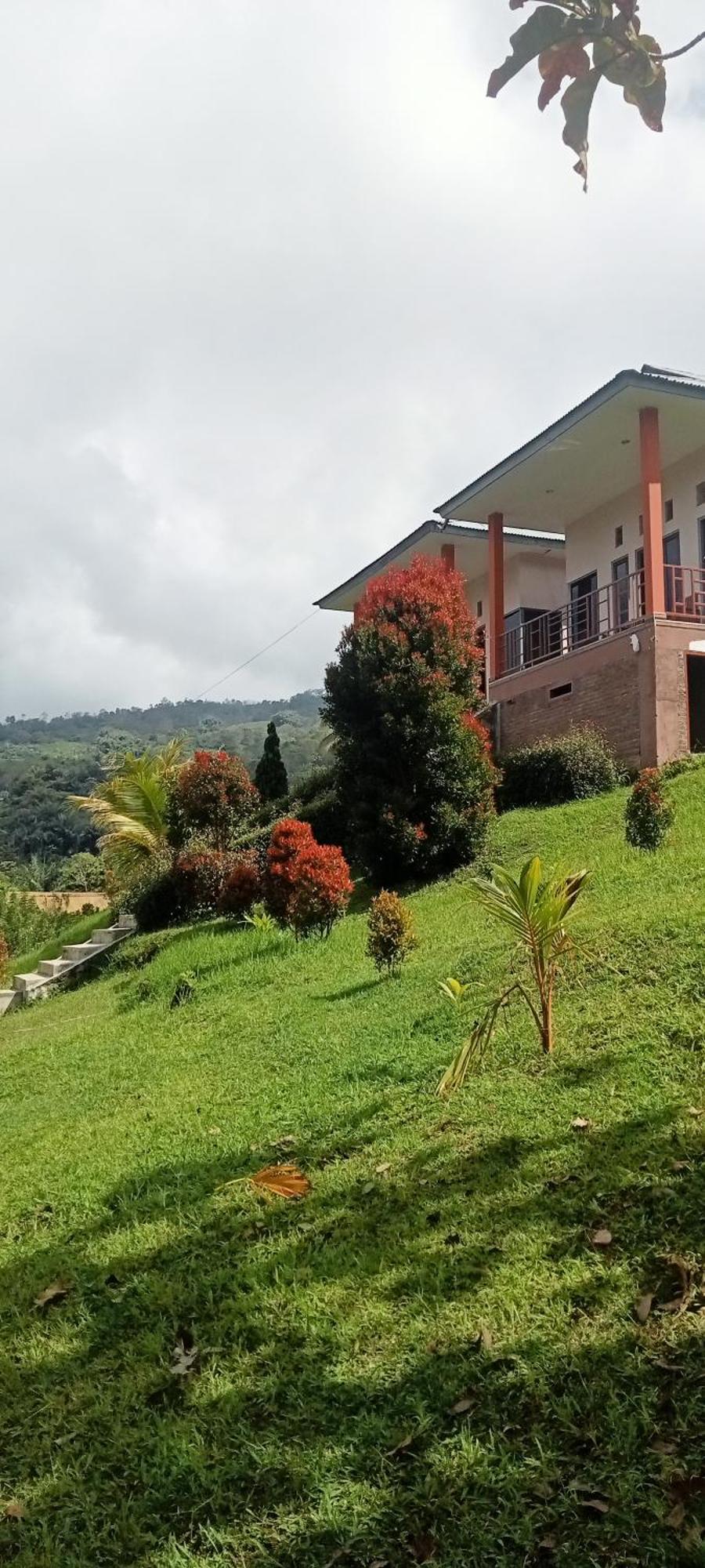 Moni Mahalika Hotel Kelimutu Buitenkant foto